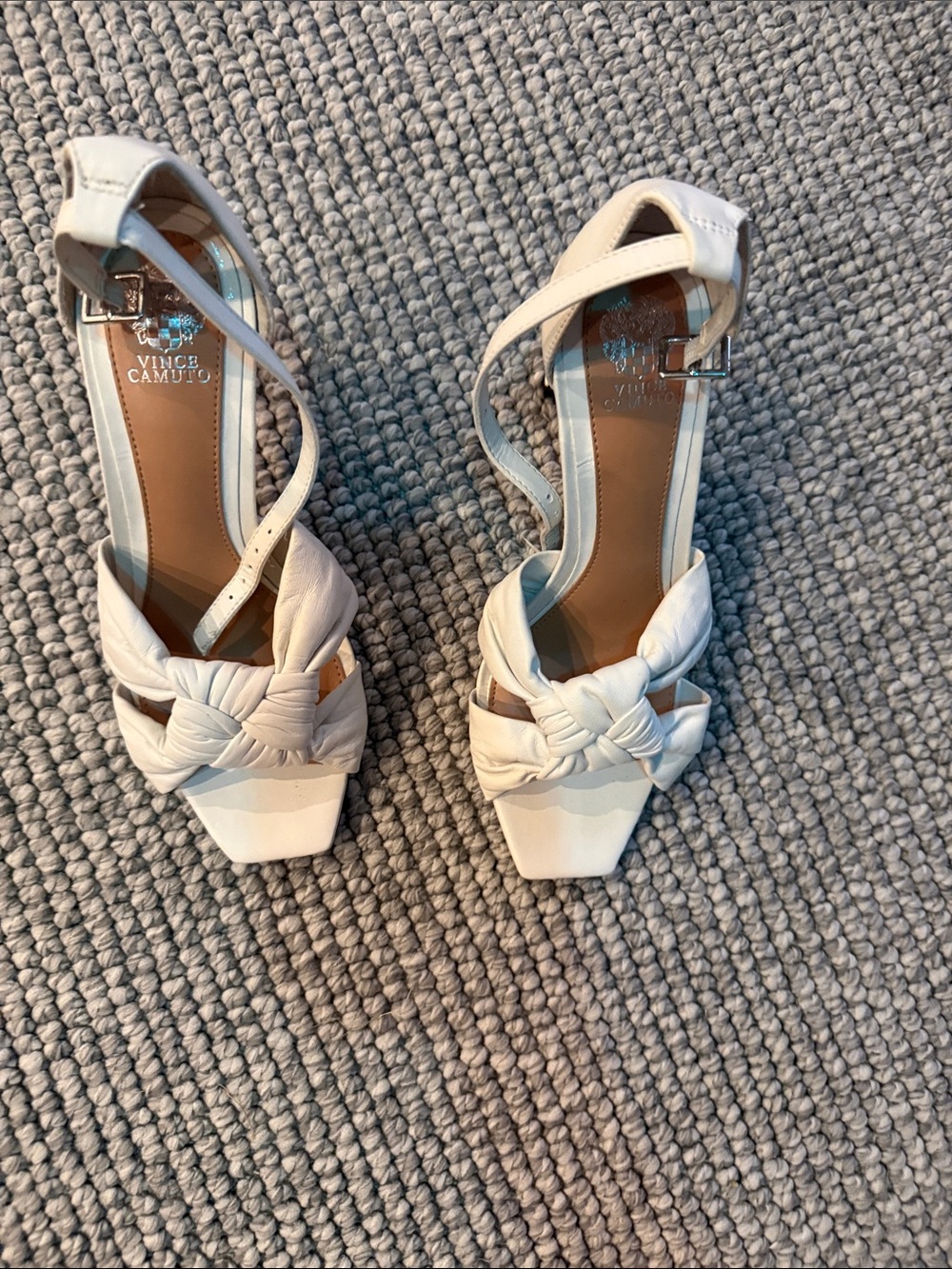 Vince Camuto Ivory Knotted Sandals nwot